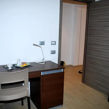 Piazza Dante ゲストハウス タラント