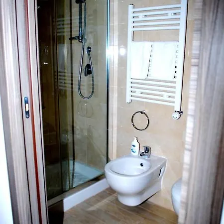 Piazza Dante ゲストハウス