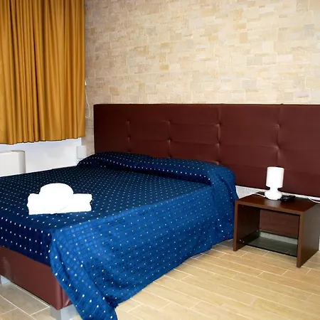 ゲストハウス Piazza Dante